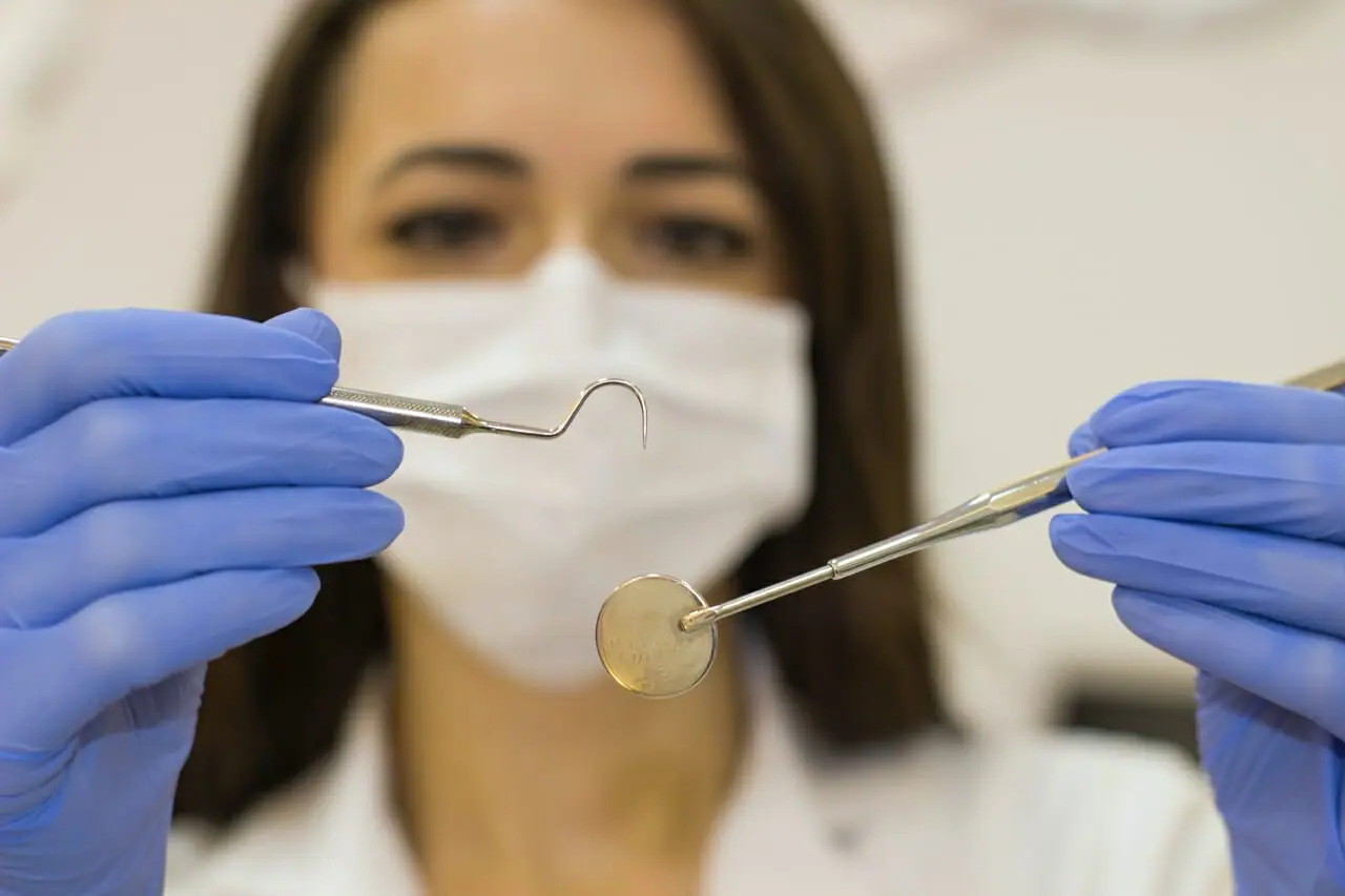 limpeza dentária
